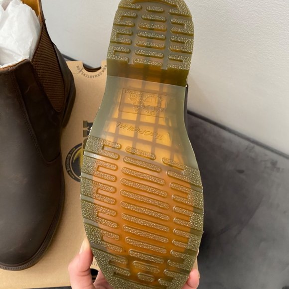 Dr Martens Crazy Horse Chelsea Boot - Brand New - Picture 3 of 5